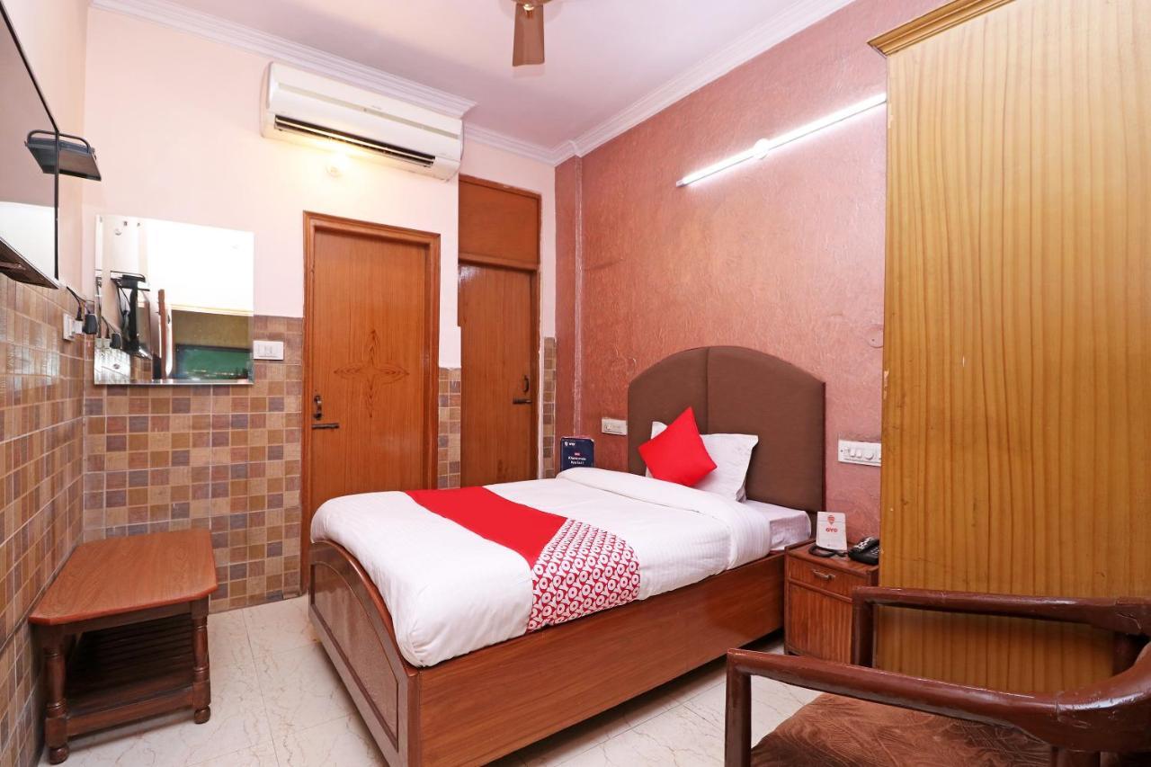 Oyo 29304 Hotel Pooja Yamuna Nagar Ngoại thất bức ảnh