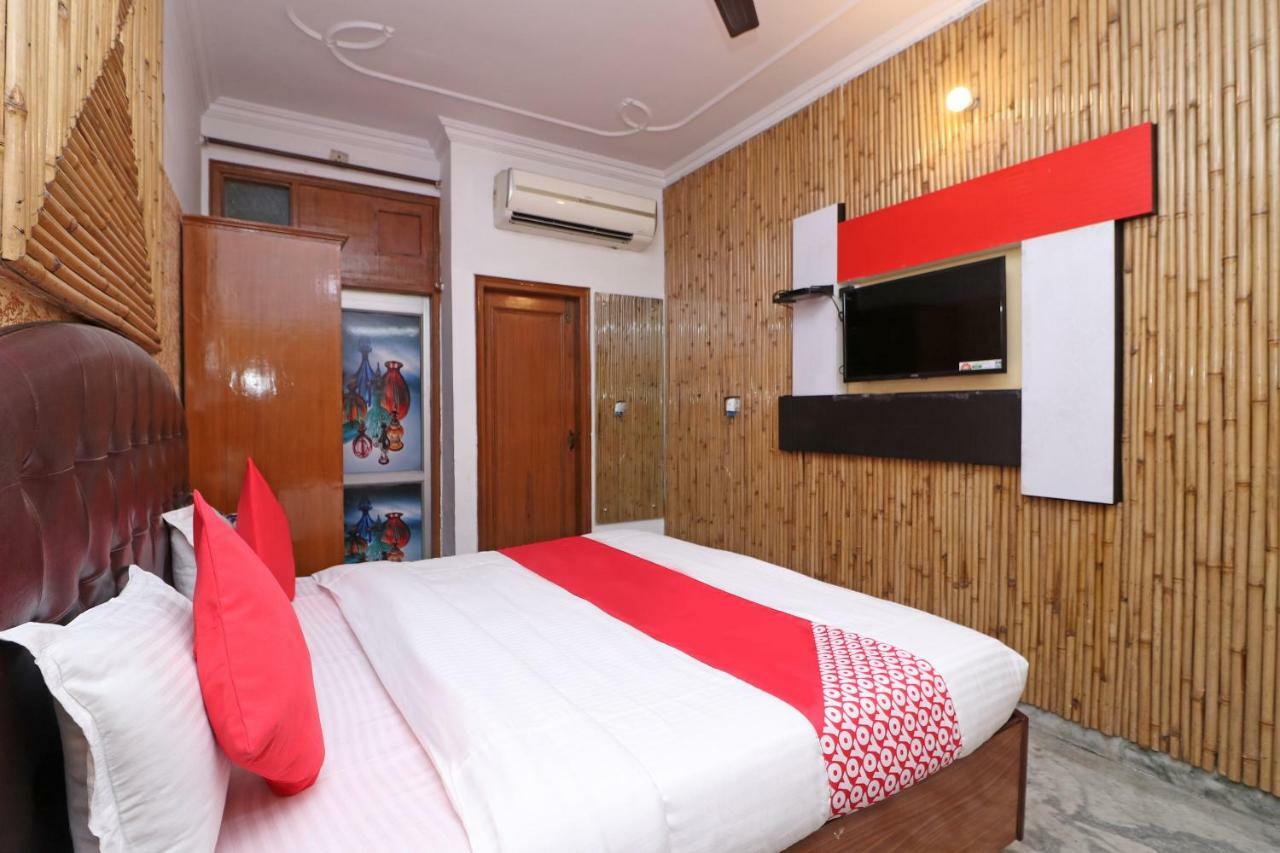 Oyo 29304 Hotel Pooja Yamuna Nagar Ngoại thất bức ảnh