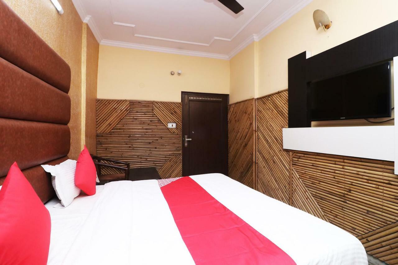 Oyo 29304 Hotel Pooja Yamuna Nagar Ngoại thất bức ảnh