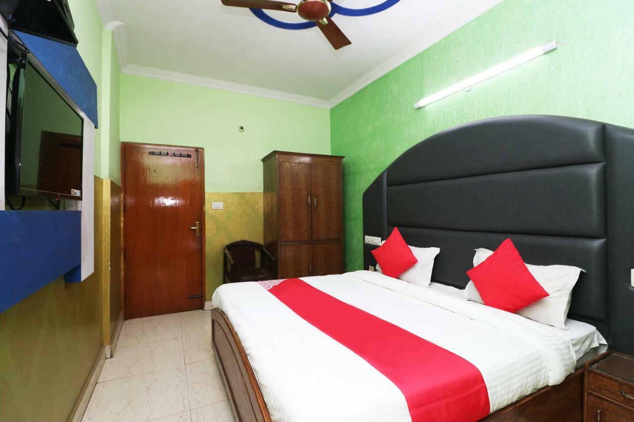 Oyo 29304 Hotel Pooja Yamuna Nagar Ngoại thất bức ảnh