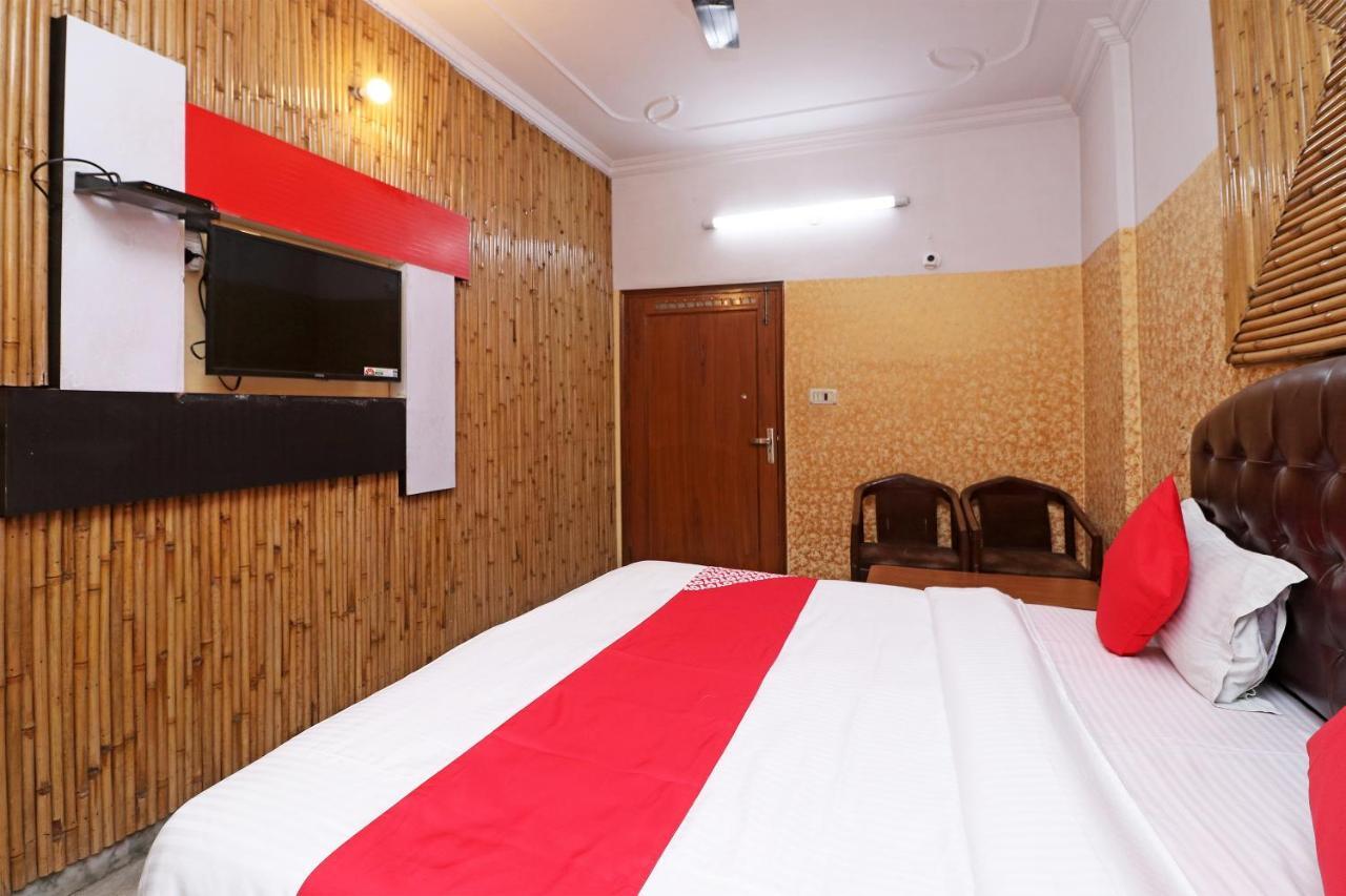 Oyo 29304 Hotel Pooja Yamuna Nagar Ngoại thất bức ảnh