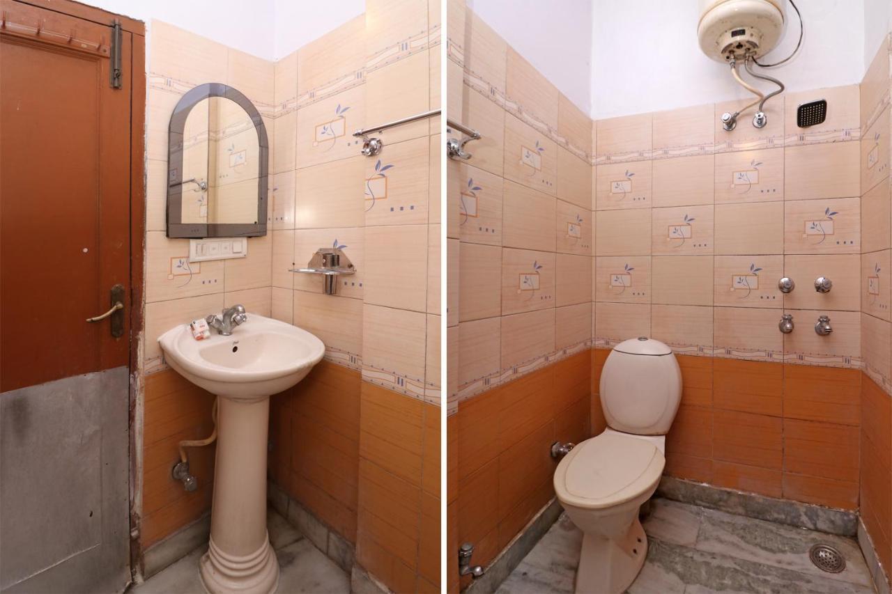 Oyo 29304 Hotel Pooja Yamuna Nagar Phòng bức ảnh